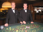 croupiers-am-spieltisch-im-casino-seefeld.jpg